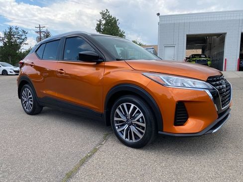 Used 2024 Nissan Kicks SV FWD image 7