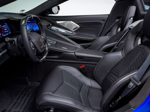 Used 2024 Chevrolet Corvette Z06 image 17