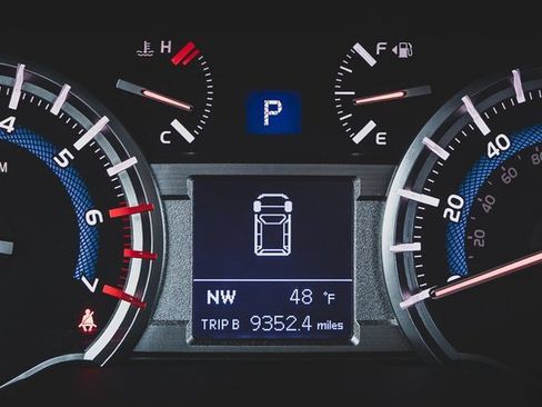 Used 2017 Toyota 4Runner SR5 image 12