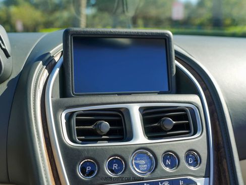 Used 2020 Aston Martin DB11 Volante image 52