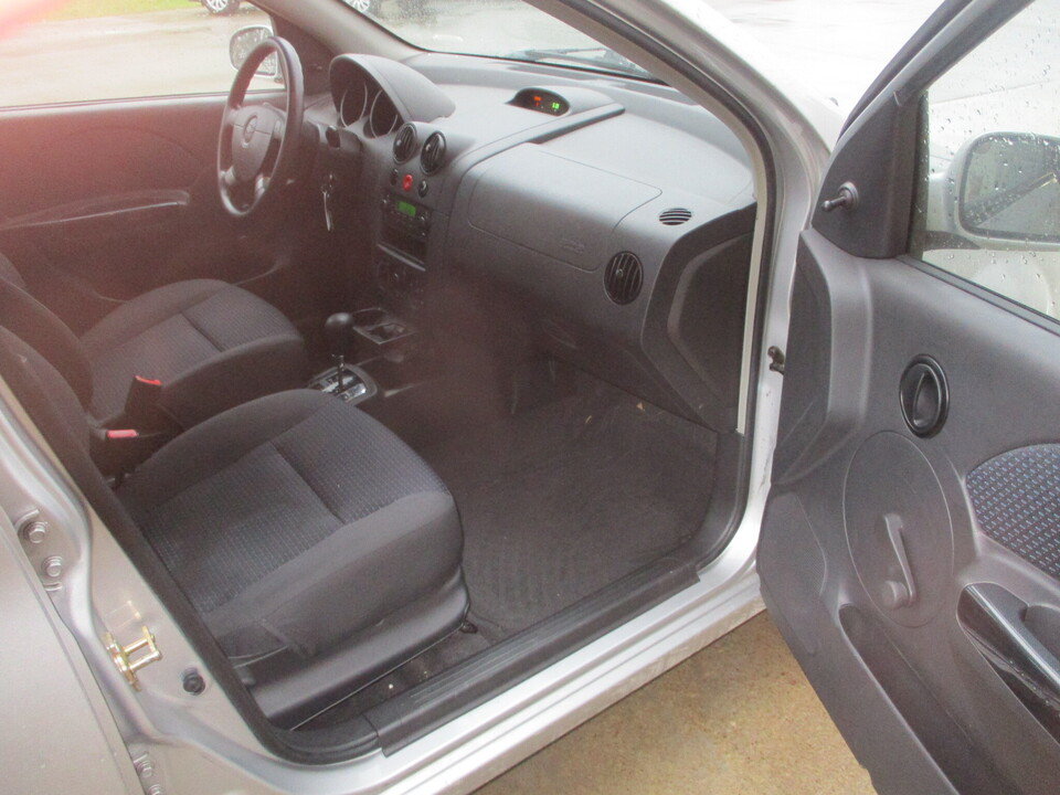 Used 2006 Chevrolet Aveo LS FWD image 20