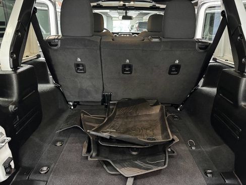 Used 2023 Jeep Wrangler Unlimited Sport image 44