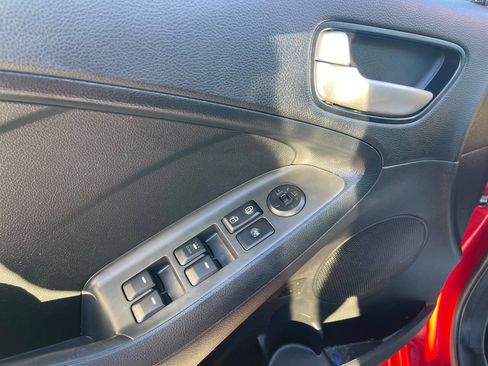 Used 2018 Kia Forte S FWD image 22