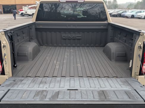 Used 2022 GMC Sierra 1500 Elevation image 18