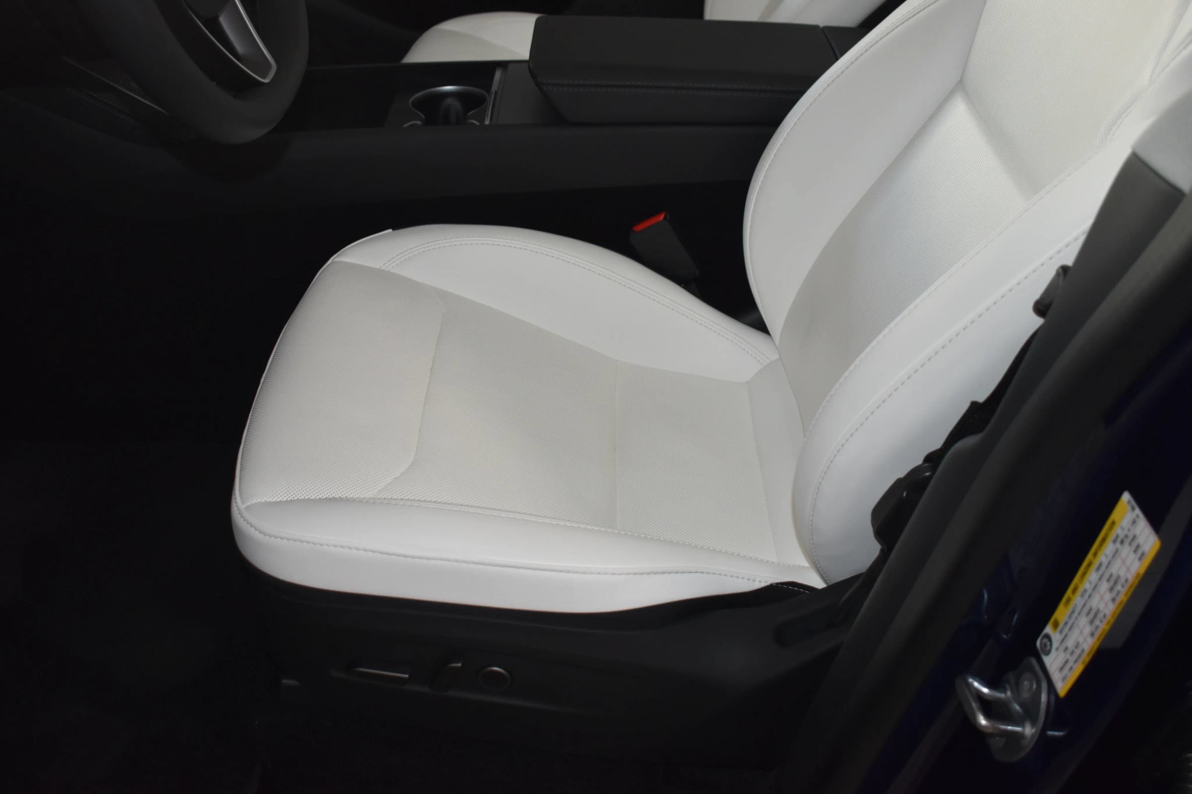 Used 2026 Tesla Model Y Long Range AWD/4WD image 13