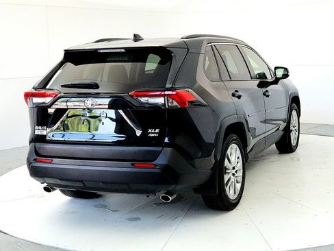 Used 2021 Toyota RAV4 XLE Premium AWD/4WD image 5