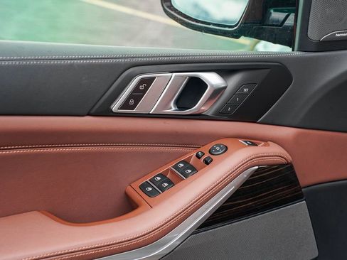 Used 2024 BMW X5 xDrive40i w/ M Sport Package image 10