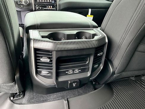 New 2026 RAM 1500 4x4 Crew Cab image 29