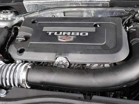 Used 2024 Cadillac XT4 Premium Luxury image 15