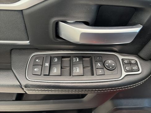 Used 2024 RAM 2500 Big Horn w/ Night Edition AWD/4WD image 19