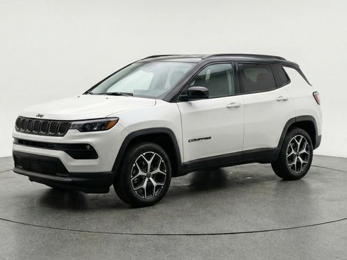 Used 2025 Jeep Compass Limited AWD/4WD image 3