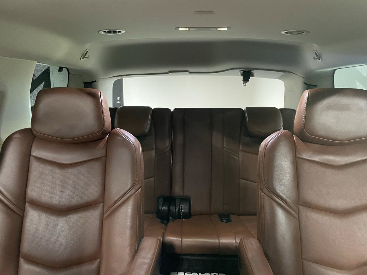 Used 2019 Cadillac Escalade Premium Luxury AWD/4WD image 24