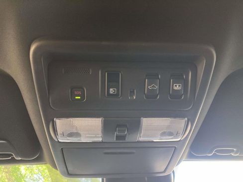 Used 2024 Nissan Titan PRO-4X w/ Pro-4x Convenience Package AWD/4WD image 18