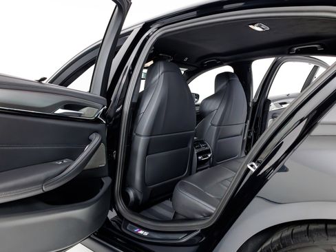 Used 2023 BMW M5 w/ Executive Package image 46