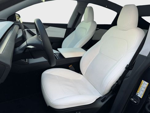Used 2026 Tesla Model Y Long Range AWD/4WD image 9