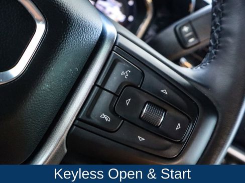 Used 2025 GMC Sierra 1500 SLT image 23