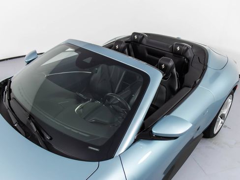 Certified 2024 Ferrari Roma Spider RWD image 31
