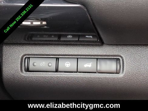 Used 2025 Nissan Pathfinder SV FWD image 24