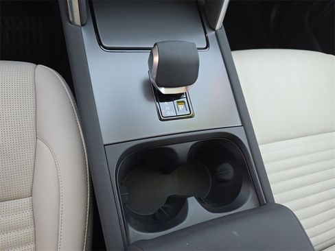 Certified 2025 Land Rover Discovery Sport S image 25