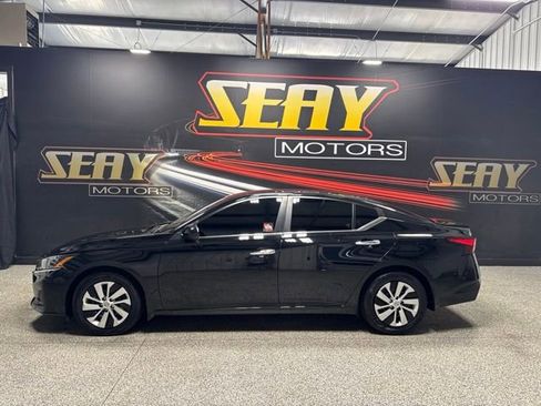 Used 2023 Nissan Altima 2.5 S FWD image 3