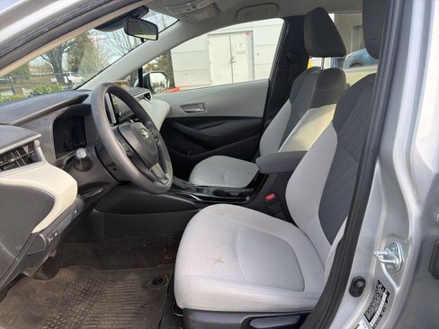 Used 2020 Toyota Corolla LE image 10