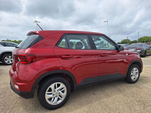 Used 2026 Hyundai Venue SE FWD image 5