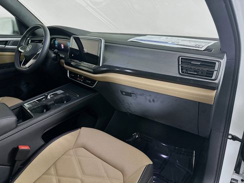 New 2026 Volkswagen Atlas Cross Sport SE image 27