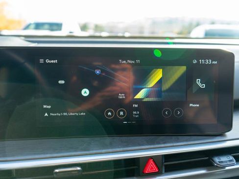 Certified 2025 Kia Sorento SX image 24