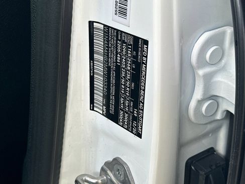 Used 2021 Mercedes-Benz GLB 250 4MATIC image 35