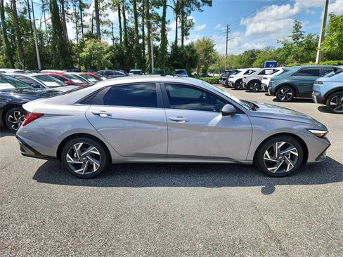 New 2025 Hyundai Elantra Limited image 2