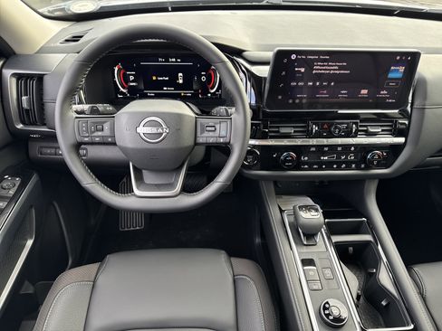 New 2026 Nissan Pathfinder SL image 14