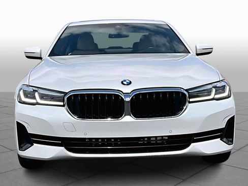 Used 2022 BMW 540i w/ Premium Package image 3