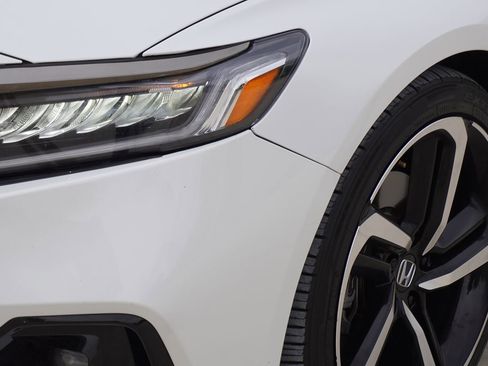Used 2022 Honda Accord Sport image 2