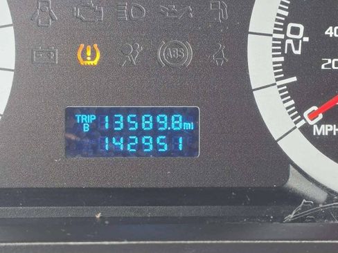 Used 2009 Ford Escape XLT AWD/4WD image 9