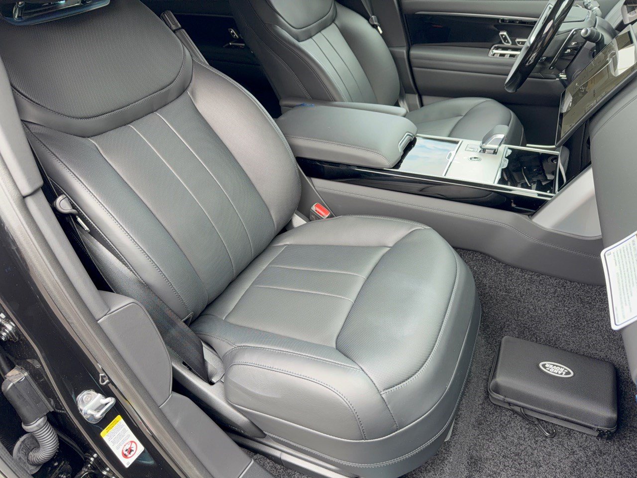 New 2026 Land Rover Range Rover Long Wheelbase Autobiography AWD/4WD image 30