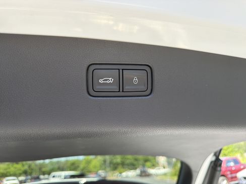 Used 2025 Genesis GV70 2.5T AWD/4WD image 19