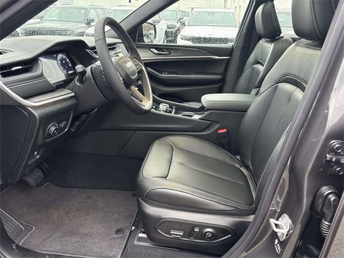 New 2025 Jeep Grand Cherokee L Limited image 6