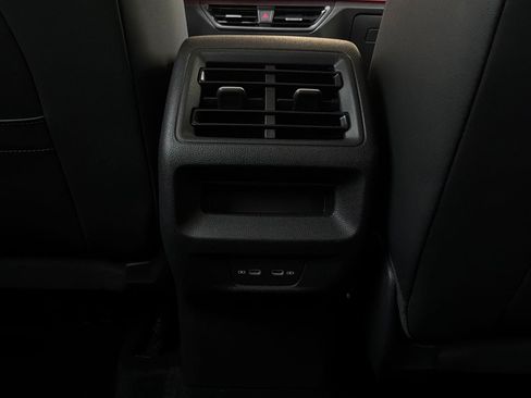 Used 2026 Volkswagen Tiguan SE FWD image 13
