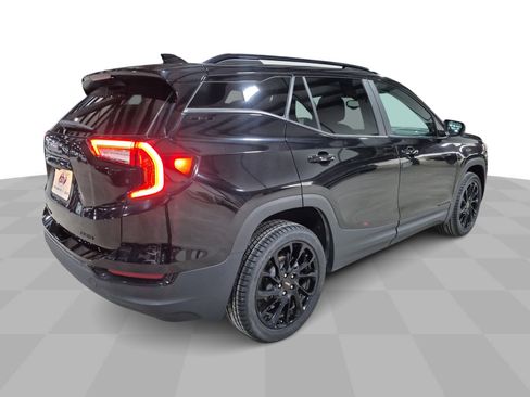 Certified 2023 GMC Terrain SLE w/ Driver Convenience Package image 9