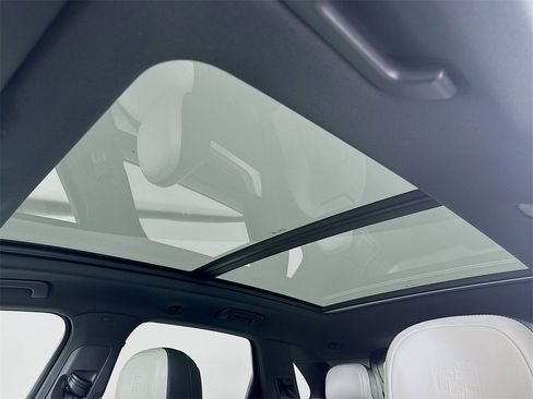 New 2026 Porsche Cayenne image 23