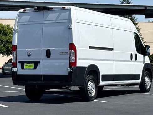 Used 2024 RAM ProMaster 2500 w/ Convenience Group FWD image 10