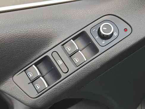 Used 2012 Volkswagen Tiguan S FWD image 24