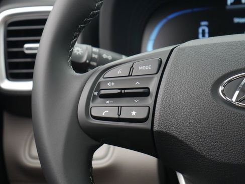 New 2026 Hyundai Venue SEL FWD image 6