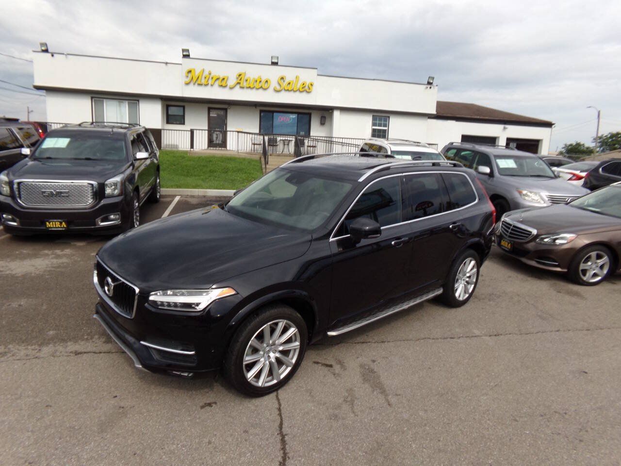 Used 2016 Volvo XC90 T6 Momentum w/ Momentum Plus Package AWD/4WD image 56