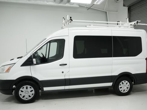 Used 2018 Ford Transit 150 XLT image 5