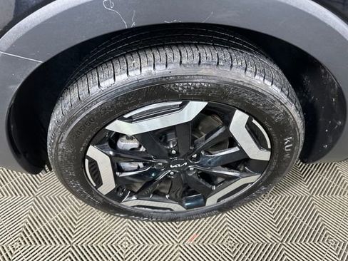 Used 2025 Kia Telluride S image 10