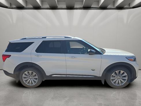 Used 2023 Ford Explorer King Ranch w/ Technology Package AWD/4WD image 5