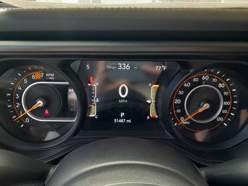 Used 2024 Jeep Wrangler Unlimited Rubicon AWD/4WD image 12
