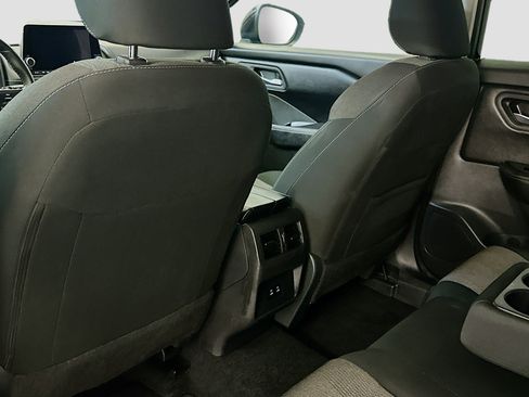 Used 2025 Nissan Rogue SV image 27