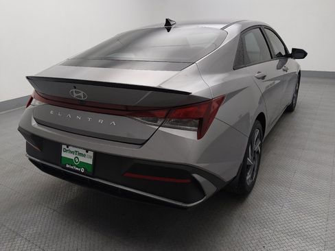 Used 2025 Hyundai Elantra Sport FWD image 7